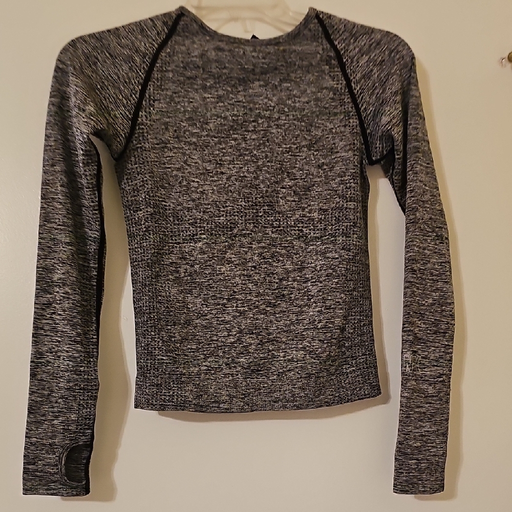 Women's Gray Long Sleeve Top